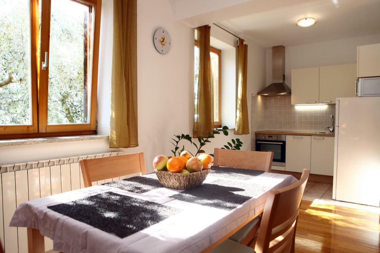 Peaceful Apartment Ankaran Sp Екстер'єр фото